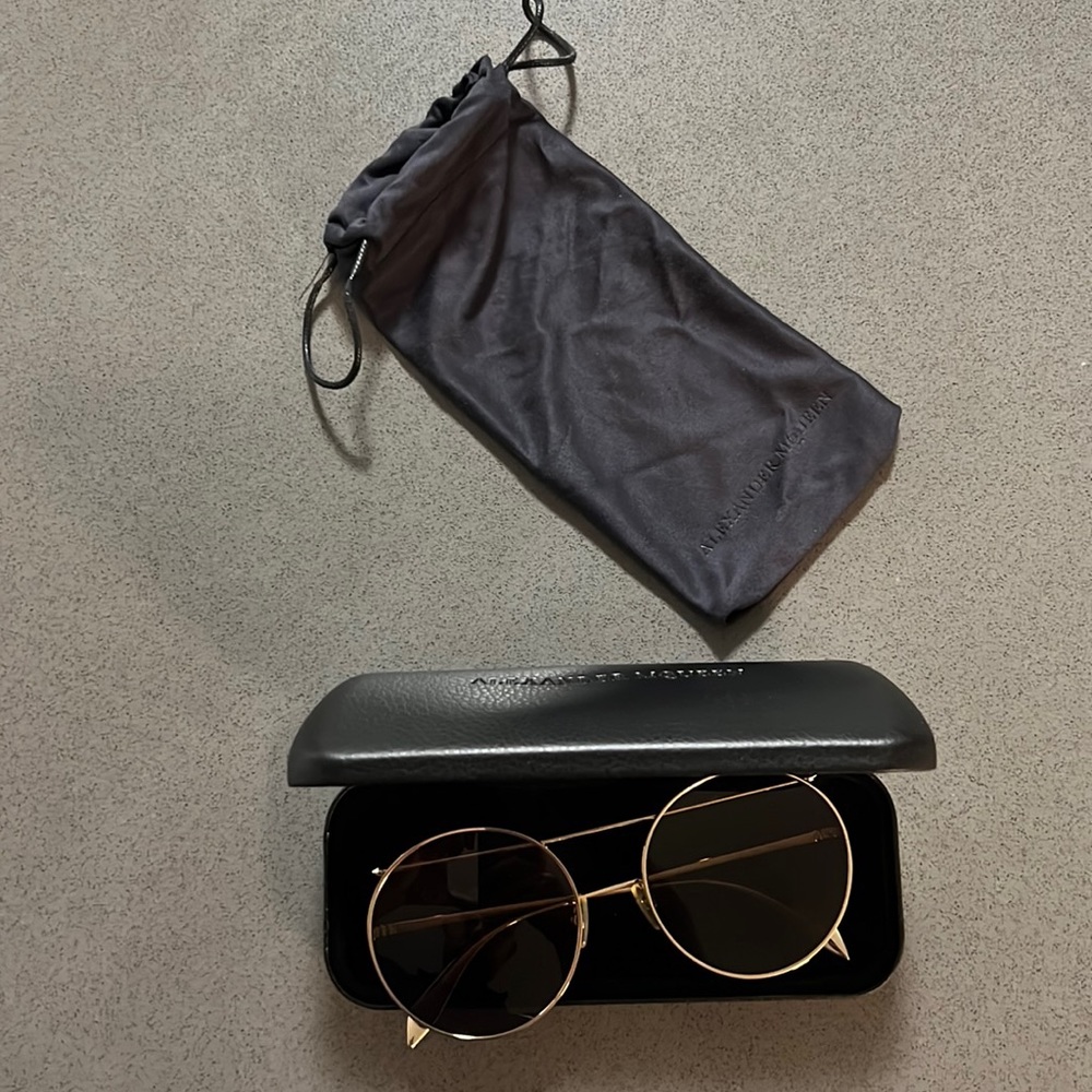 Only one time used Alexander McQueen sunglasses.